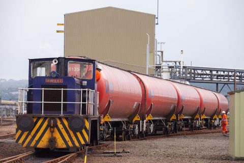 Shunter and tank wagons at Grangemouth (Petroineos)